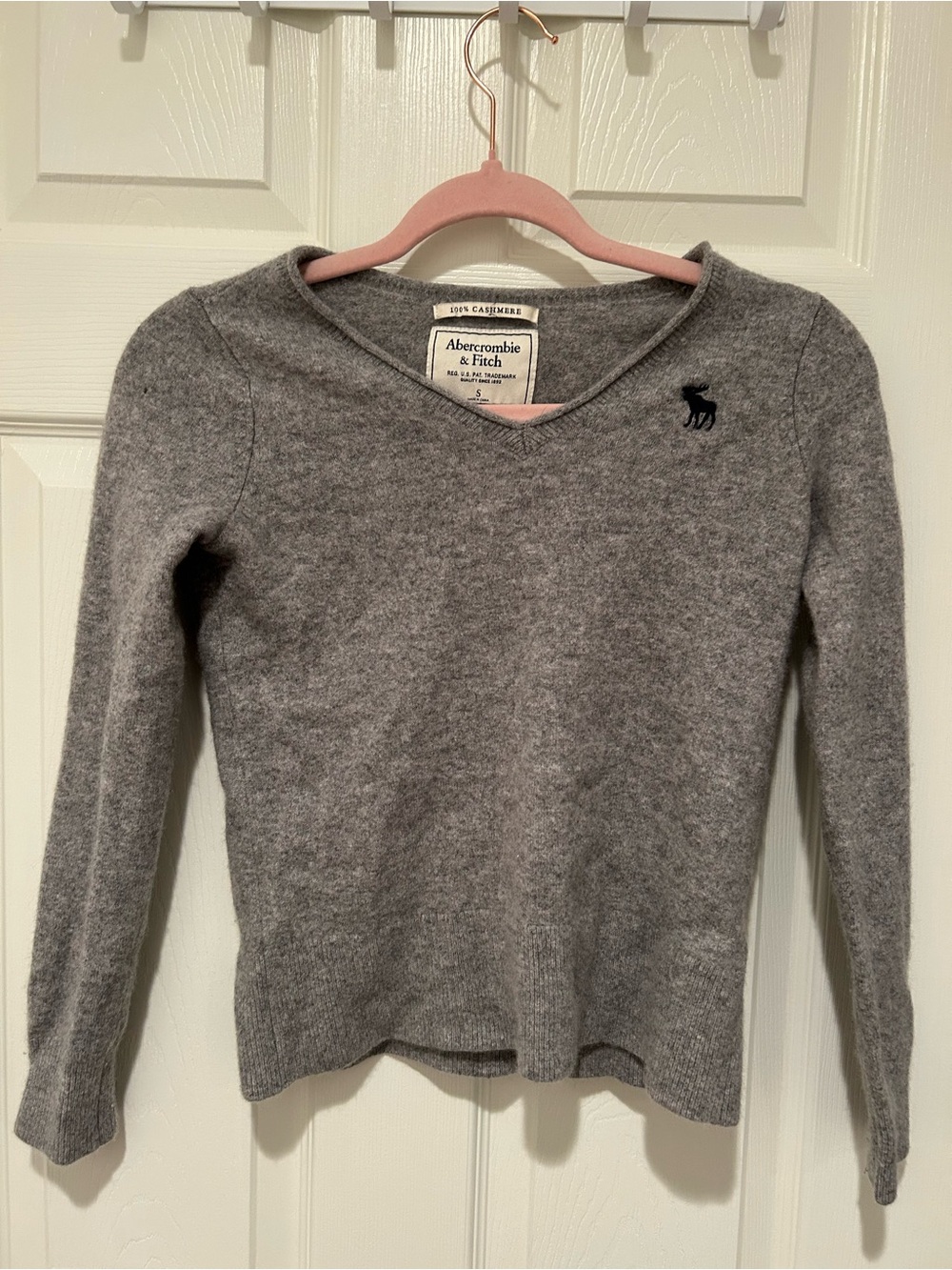 Abercrombie & Fitch Light Gray Cashmere V-Neck Sweater